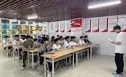 电子信息工程学院2023级大数据技术和软件技术专业于“一站式”学生社区开展“铸牢中华民族共同体意识”主题班会